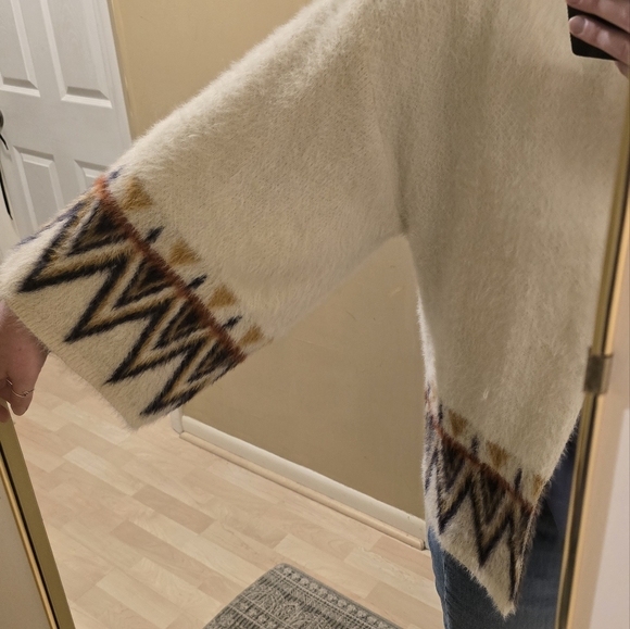 Baciano Sweater - Picture 16 of 16